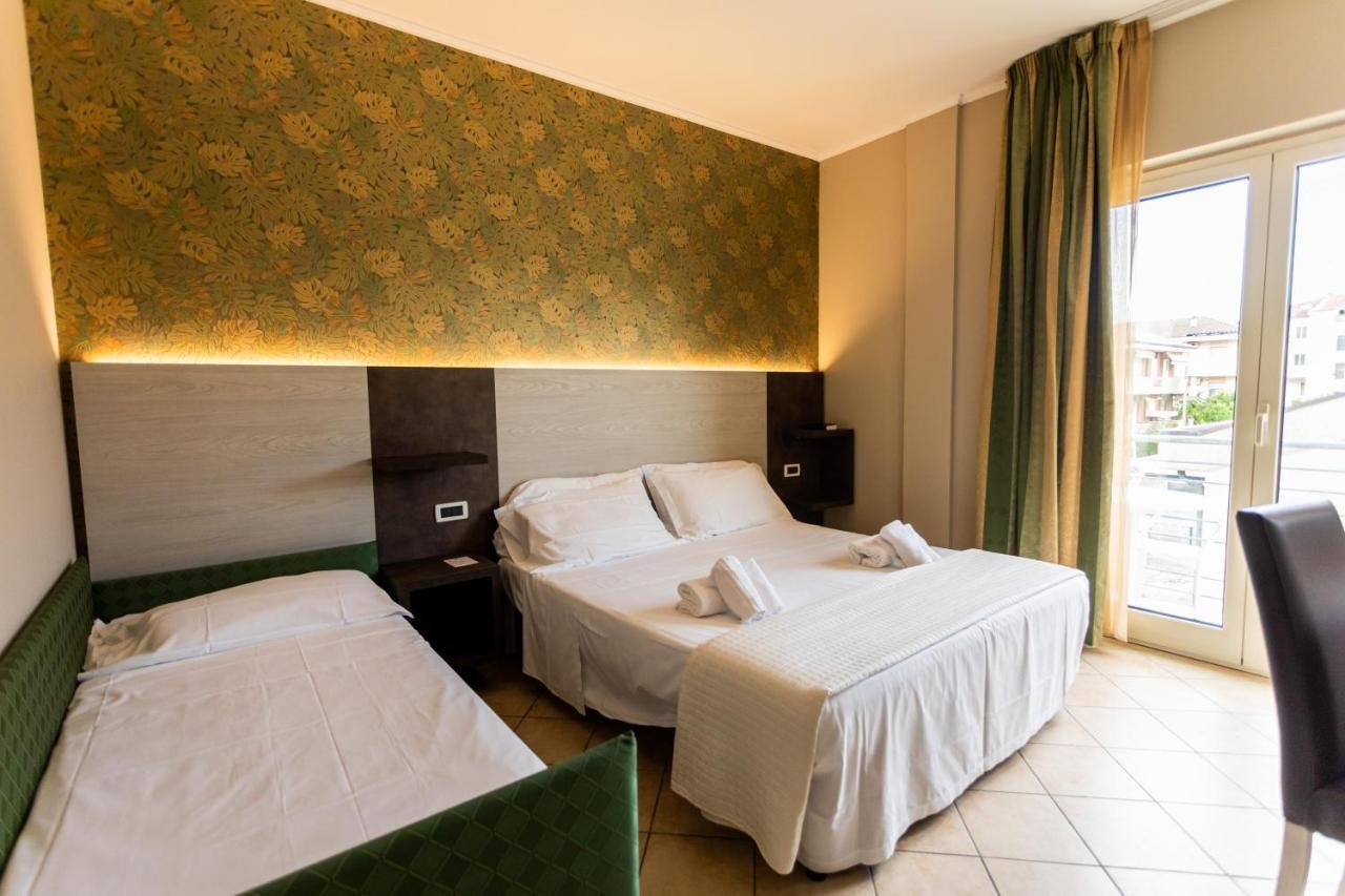 Hotel Prestige Montesilvano Marina Екстериор снимка