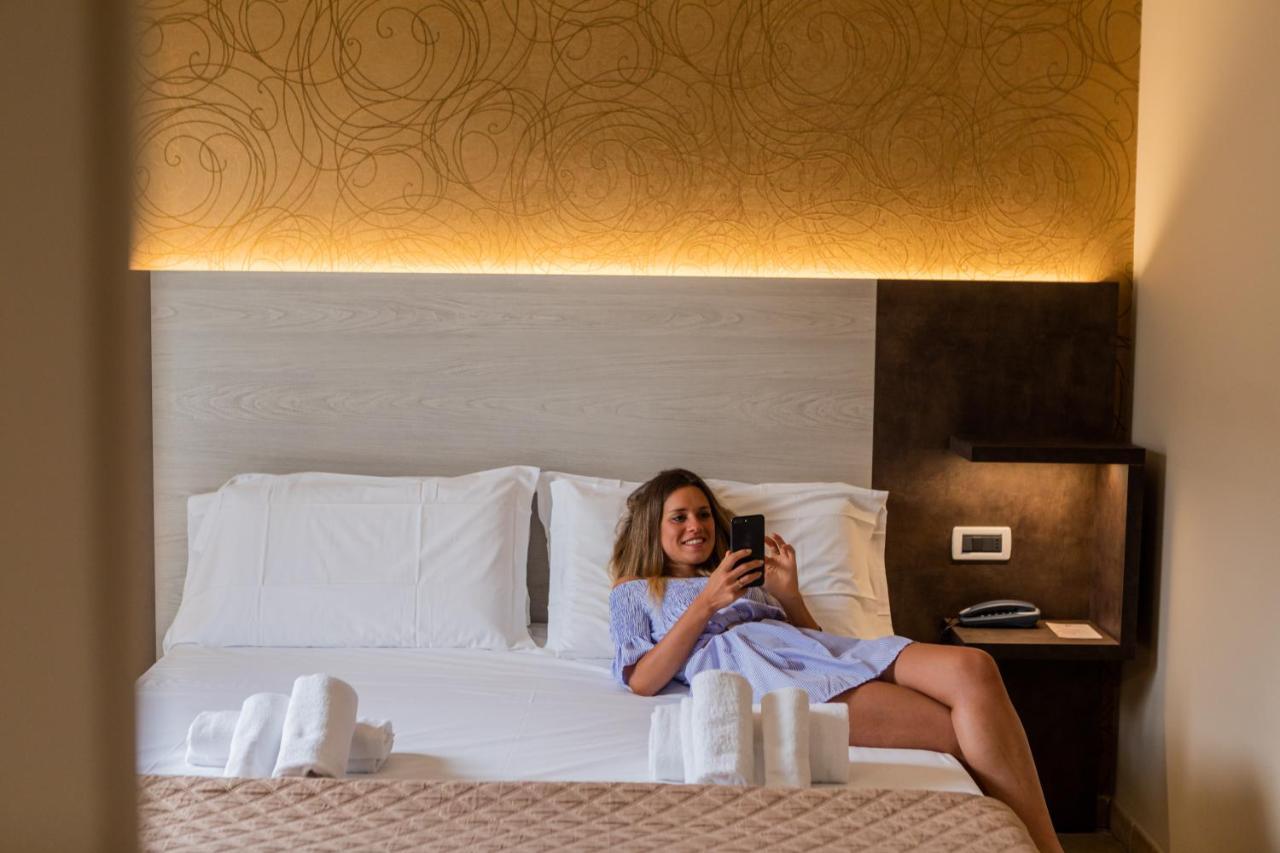 Hotel Prestige Montesilvano Marina Екстериор снимка