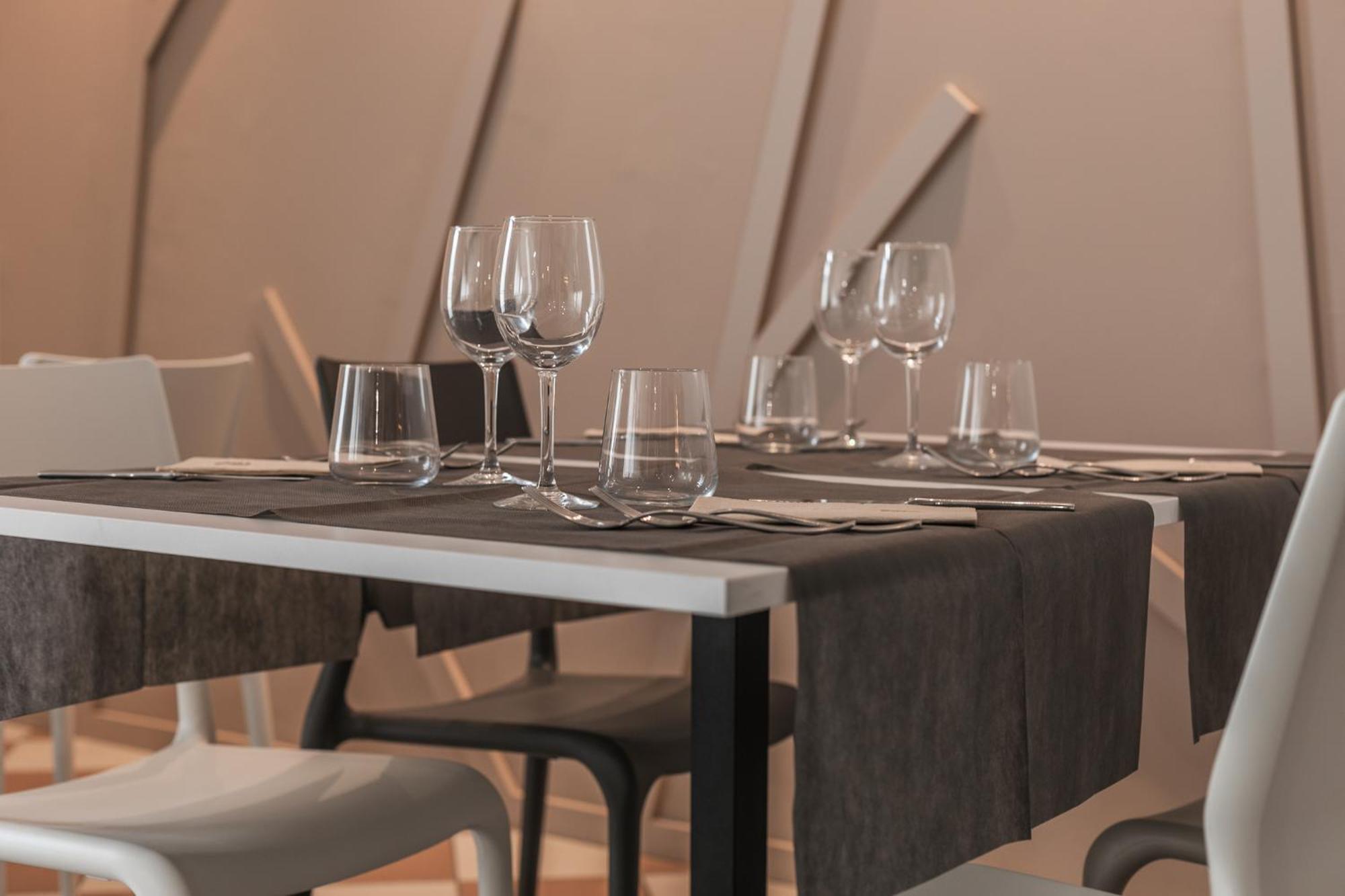 Hotel Prestige Montesilvano Marina Екстериор снимка