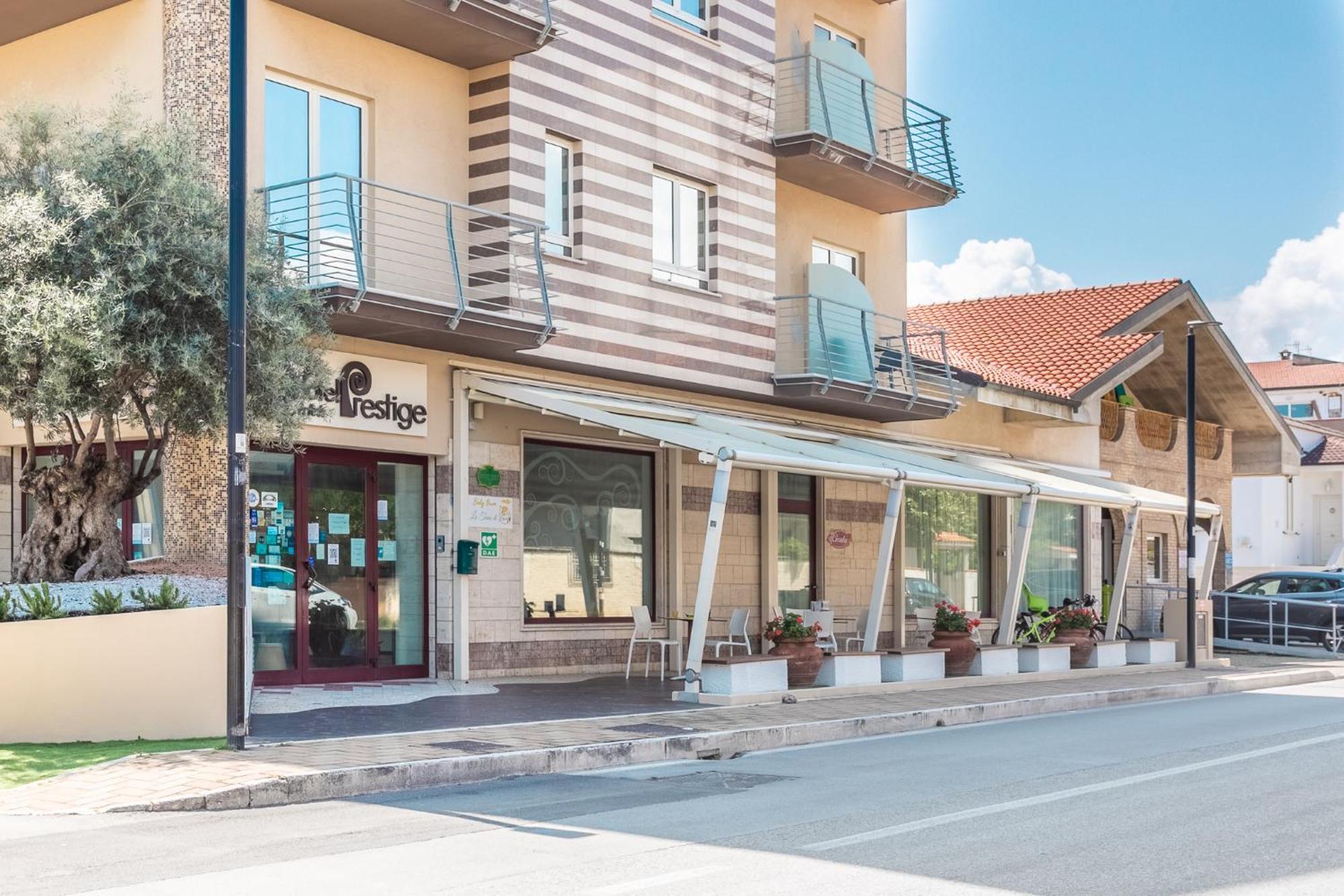 Hotel Prestige Montesilvano Marina Екстериор снимка