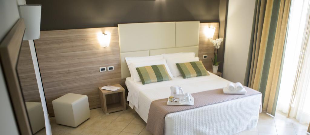 Hotel Prestige Montesilvano Marina Екстериор снимка