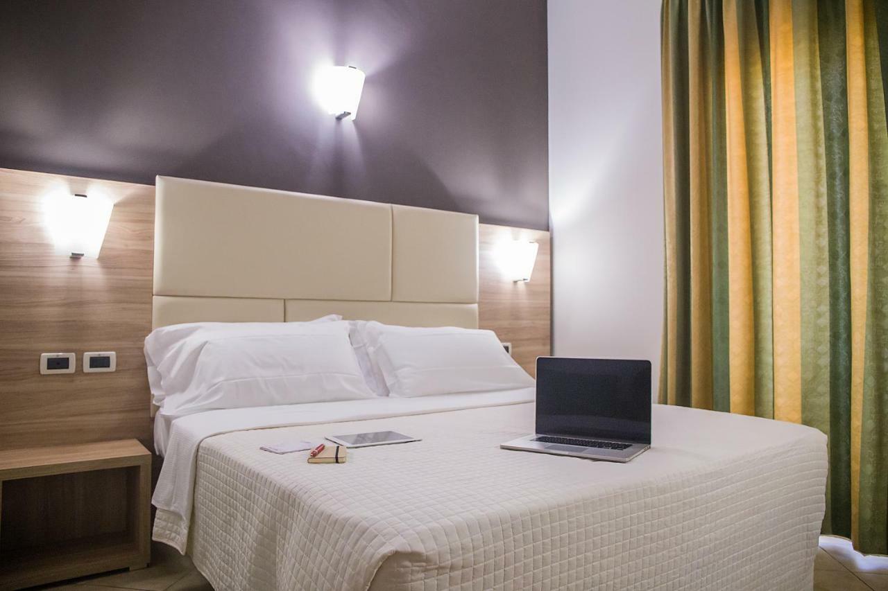 Hotel Prestige Montesilvano Marina Екстериор снимка